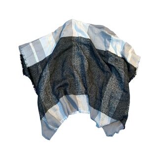 Stylish Black & Gray Plaid Shawl Fringe Shoulder Wrap Poncho Knit